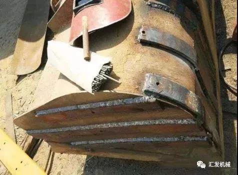 【匯發(fā)經(jīng)驗(yàn)】挖機(jī)鏟斗這樣加固，可以再多使用3倍的時(shí)間！
